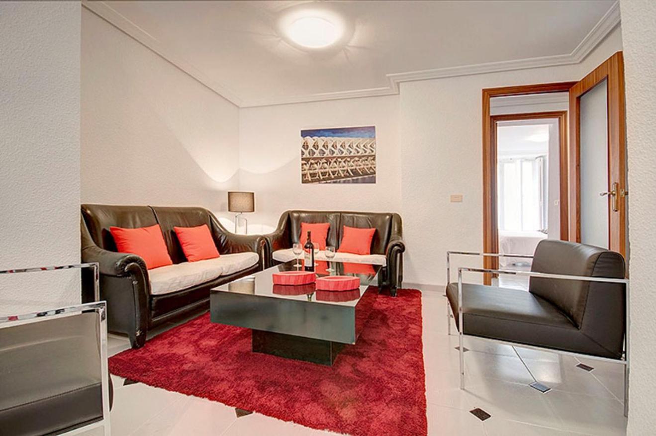 Beds & Breaks Danna Apartment บาเลนเซีย ภายนอก รูปภาพ